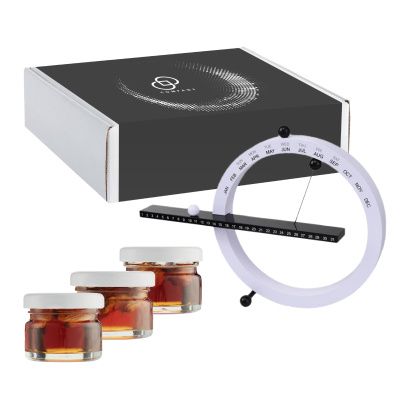 Подарочный набор «Время»: вечный календарь, миндаль в сиропе, лесные и грецкие орехи в сиропе