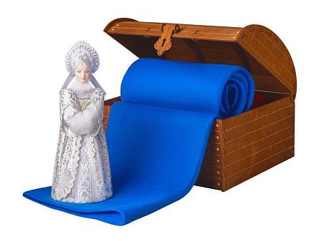 Подарочный набор: кукла фарфоровая, плед флисовый