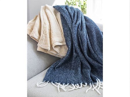 Плед «Долли» из переработанных материалов