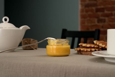 Крем-мед Bee in Love, с черной смородиной