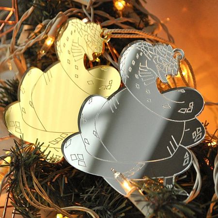 Подарочный набор «Золотая змея»: елочная игрушка, подставка из эпоксидной смолы, леденец