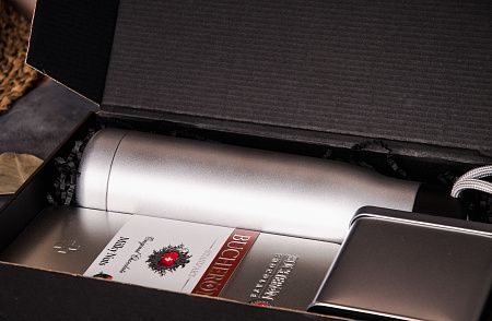 Подарочный набор «Сохраняя главное»: термос, чай, шоколад