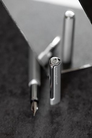 Перьевая ручка PININFARINA PF One SILVER