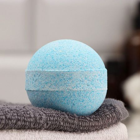 Подарочный набор «С особой заботой»: мини увлажнитель, бомбочка для ванны, мыло