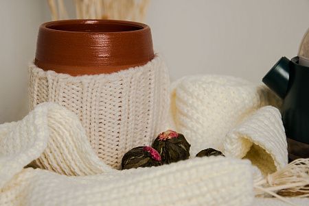 Подарочный набор «Снежная сказка»: увлажнитель, кружка, шарф, чай, лента, ящик