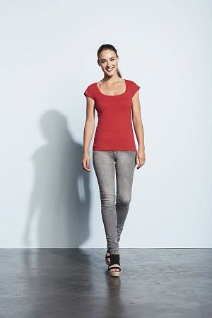 Футболка женская Melrose 150 с глубоким вырезом, красная, размер M