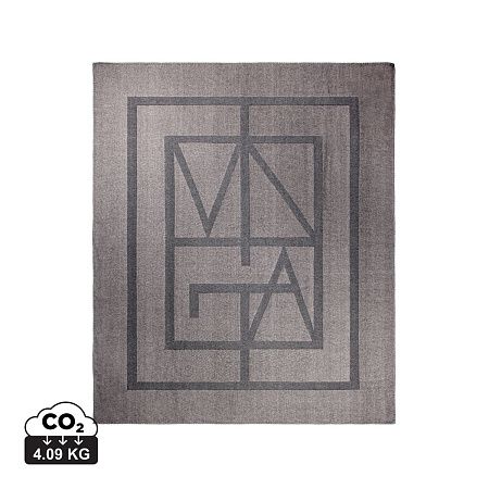 Плед VINGA Monogram из переработанного полиэстера GRS, 170x130 см