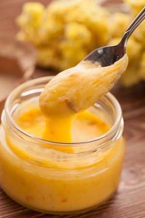 Крем-мед Bee in Love, с черной смородиной