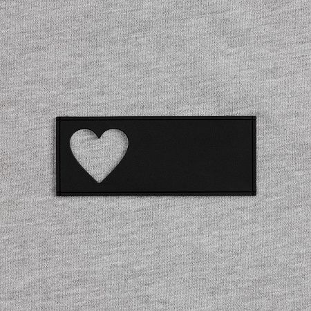 Лейбл из ПВХ с вырубкой «Сердце», черный