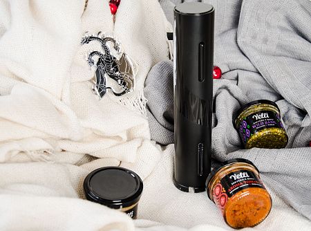 Подарочный набор «Морозные специи»: мельница, набор специй, оливки