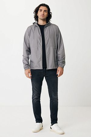 Ветровка Iqoniq Logan из переработанного полиэстера AWARE™, унисекс, 70 г/м²